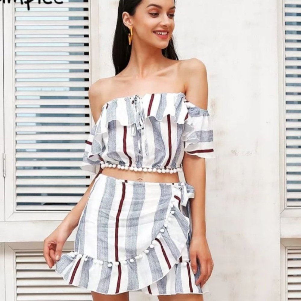 Pom Pom Coquette Set - Picture 9 of 16